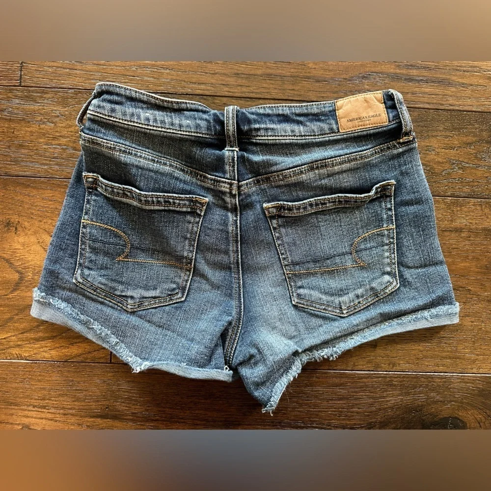 American Eagle Outfitters stylish distressed